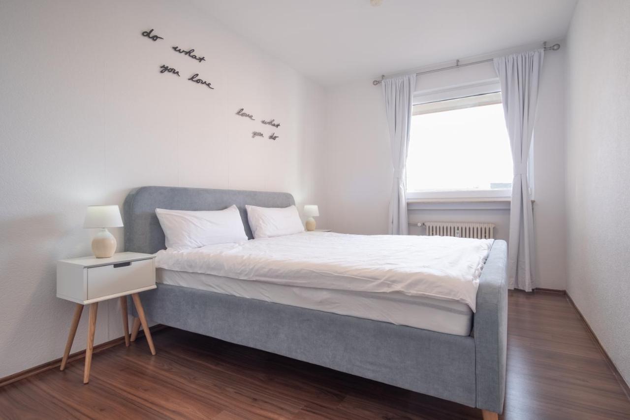 Schoene 2 Zimmerwohnung Mit Uhd-Tv, Grossem Balkon Und Haengematte Lampertheim Exteriör bild